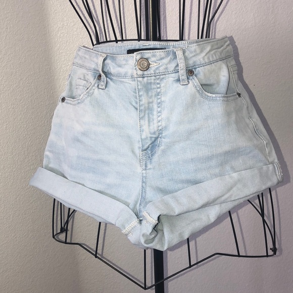 Aeropostale Pants - Jean shorts